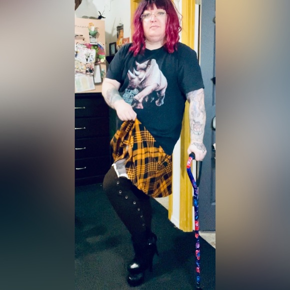 Two Pairs Knit and Lace Leg Warmers with Button closure - Picture 3 of 6